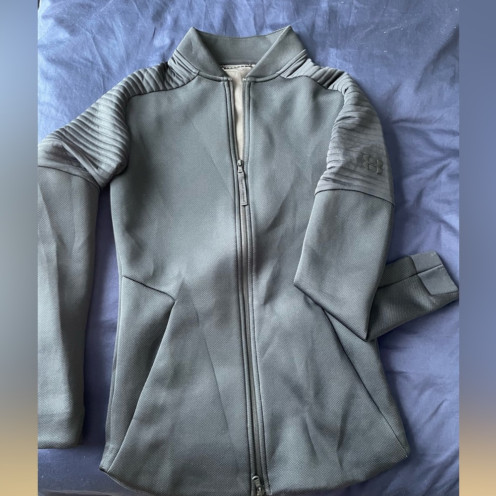 nice under armour golf style sweatshirt